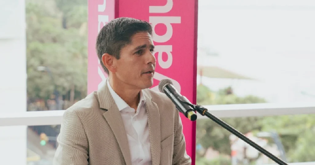 David Balladares, Gerente de Asuntos Corporativos y Sostenibilidad en una entidad de la banca ecuatroriana