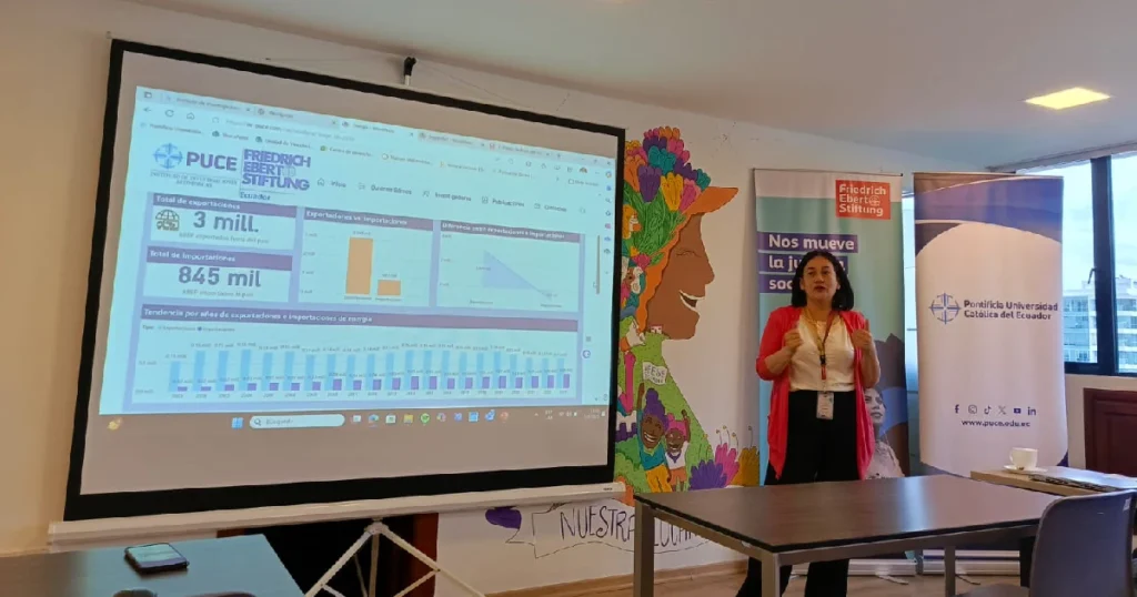 Investigadora de la PUCE presenta el portal Cacha La Data