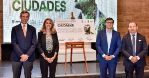 Representantes de EMGIRS-EP, FICEM, INECYC y UNACEM Ecuador suscriben convenio para medir y reducir emisiones de metano en Quito